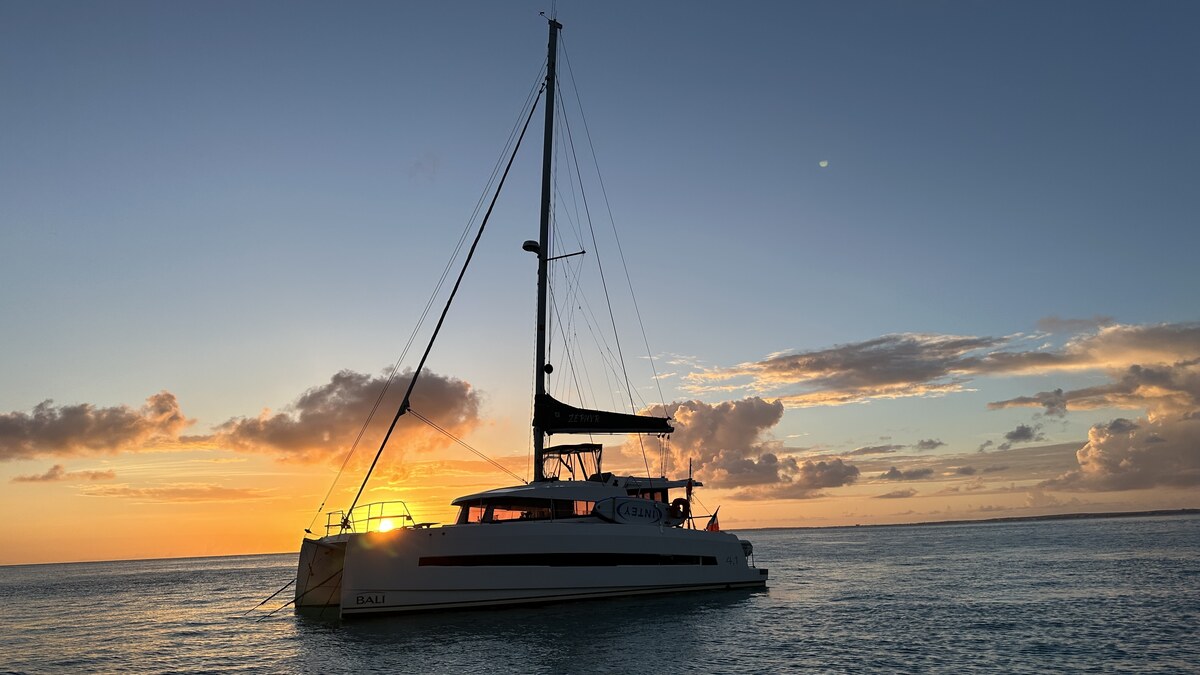 Zephyr at anchor at sunset, during the ten days